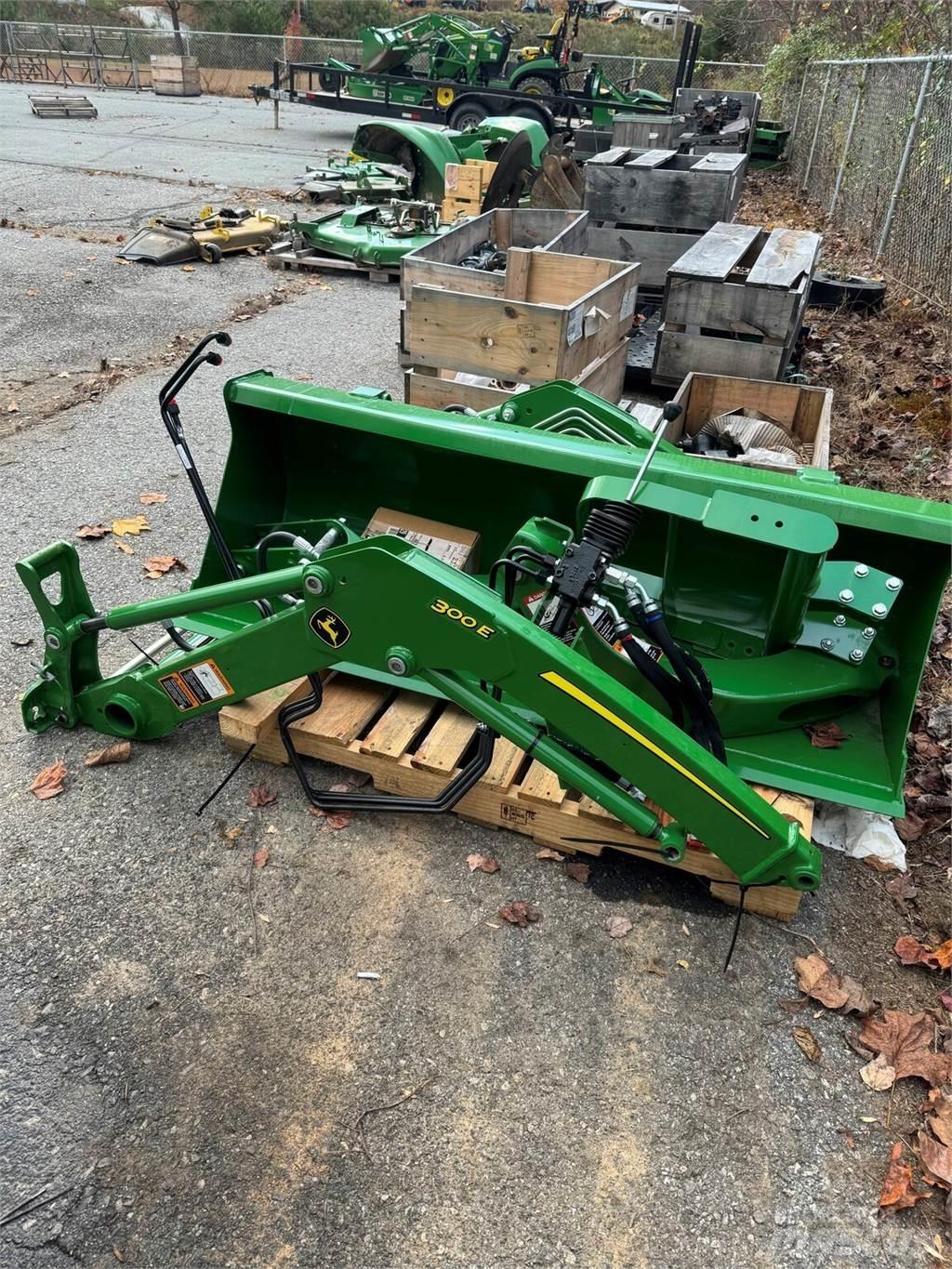John Deere 300E Ostale poljoprivredne mašine