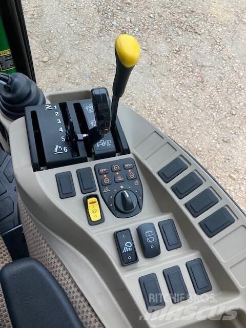 John Deere 3046R Traktori