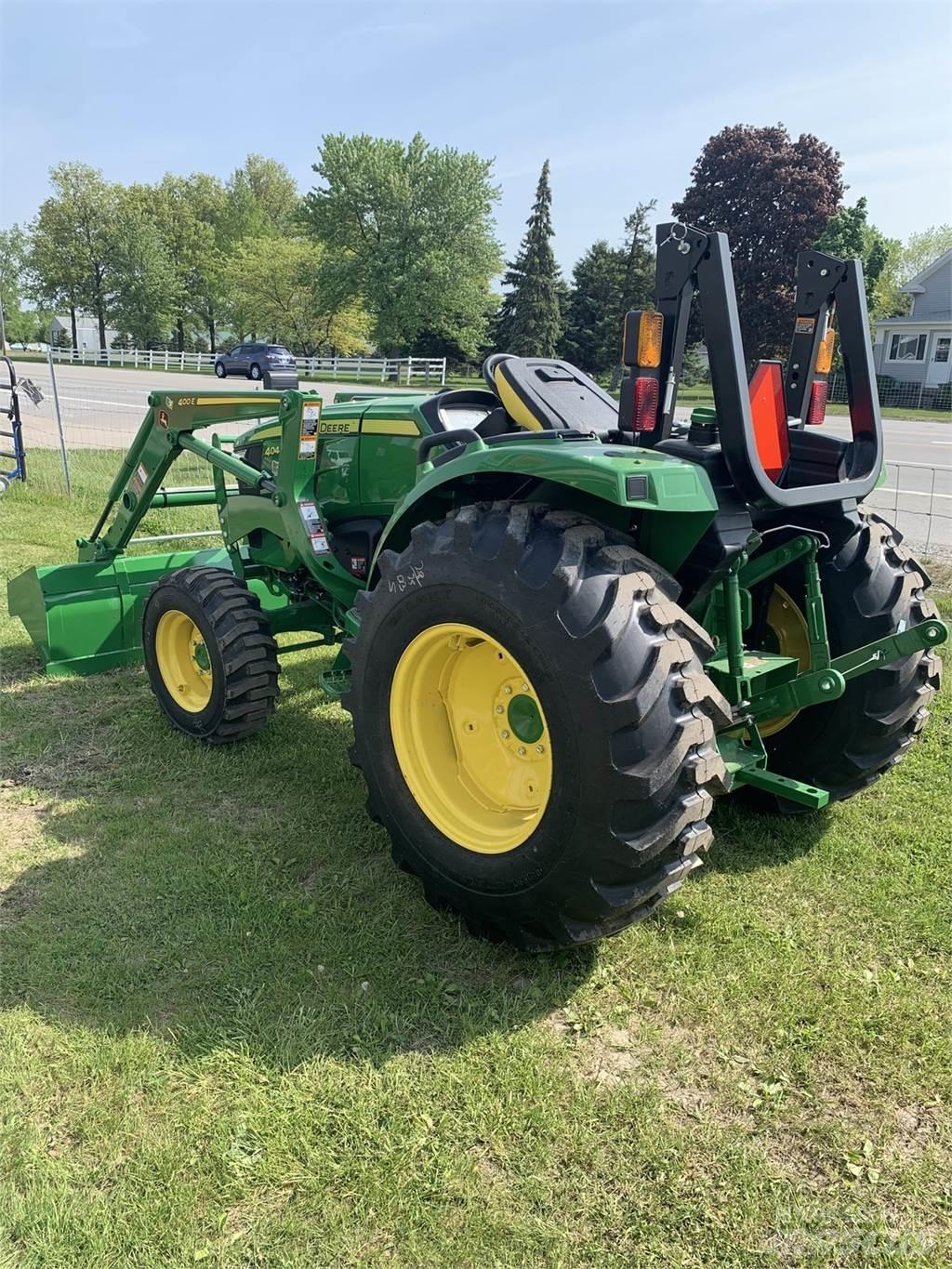 John Deere 4044M Traktori