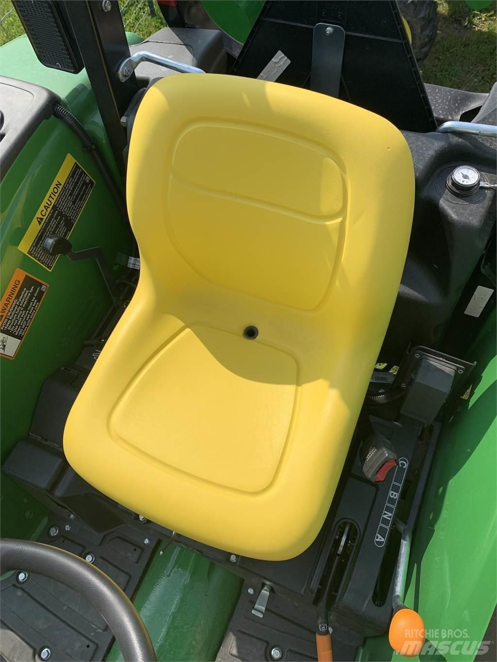 John Deere 4044M Traktori