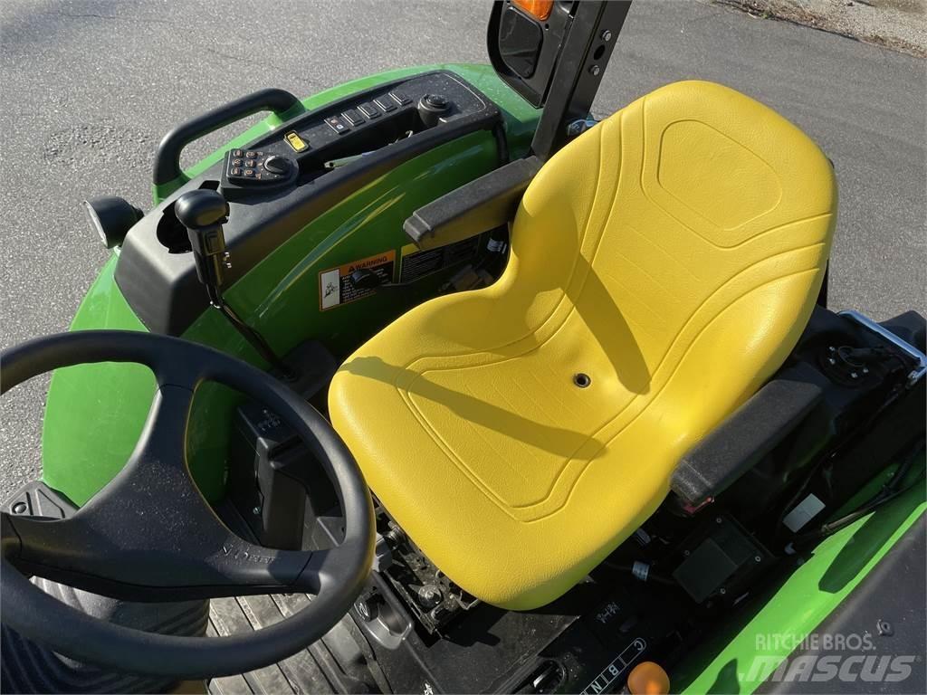 John Deere 4044R Traktori