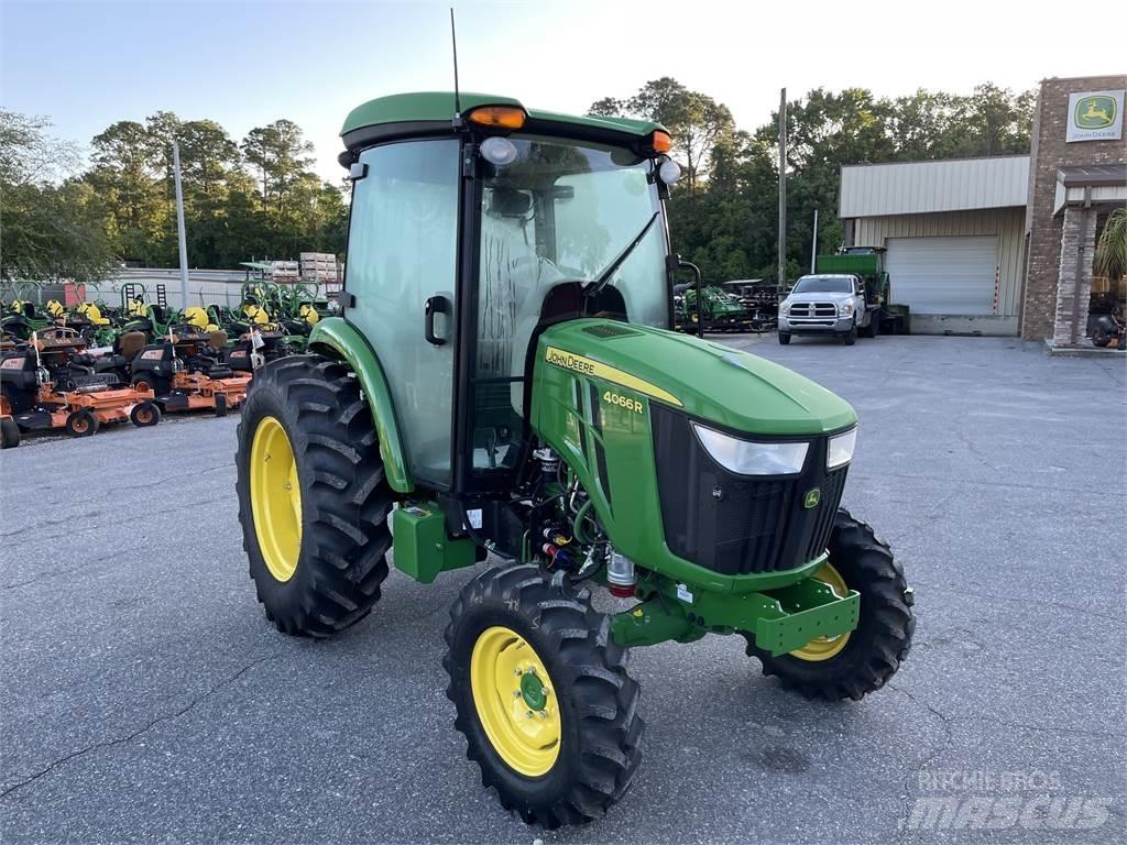 John Deere 4066R Traktori