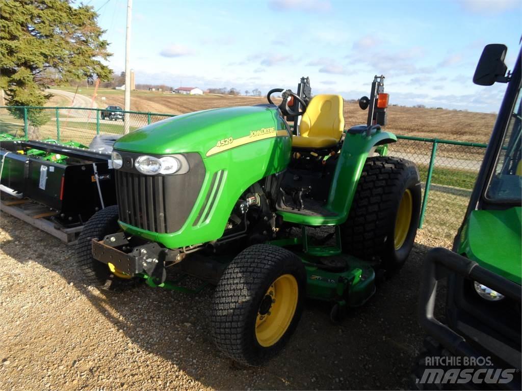 John Deere 4520 Traktori