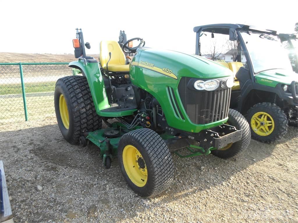 John Deere 4520 Traktori