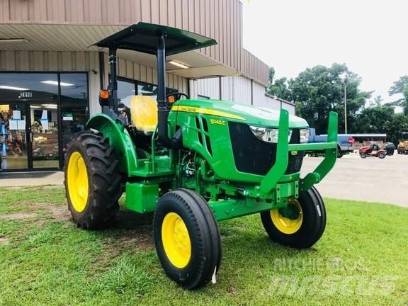 John Deere 5045E Traktori