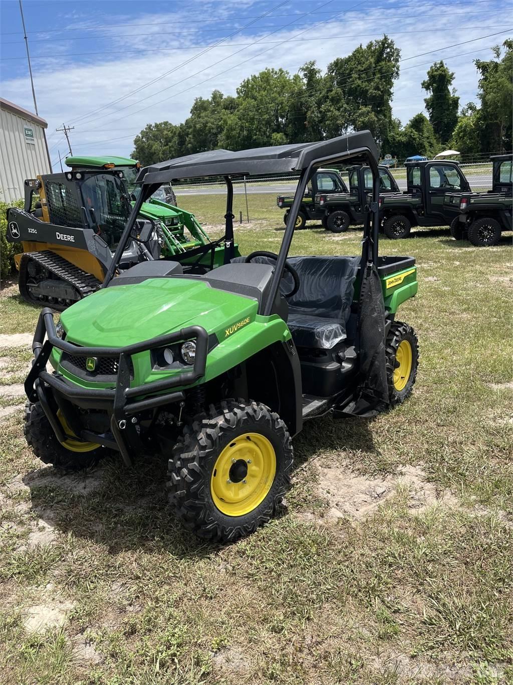 John Deere 560E Pomoćne mašine
