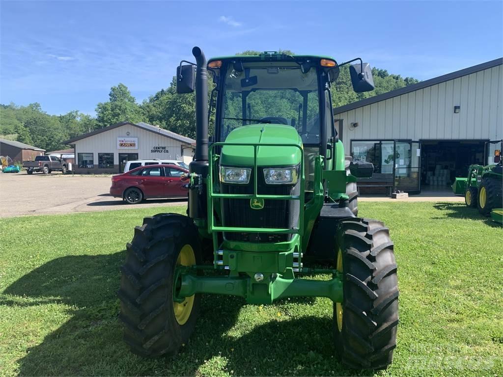 John Deere 6120E Traktori