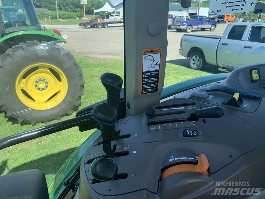 John Deere 6120E Traktori