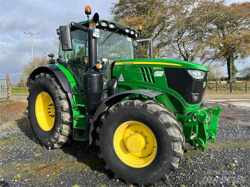 John Deere 6215R Traktori