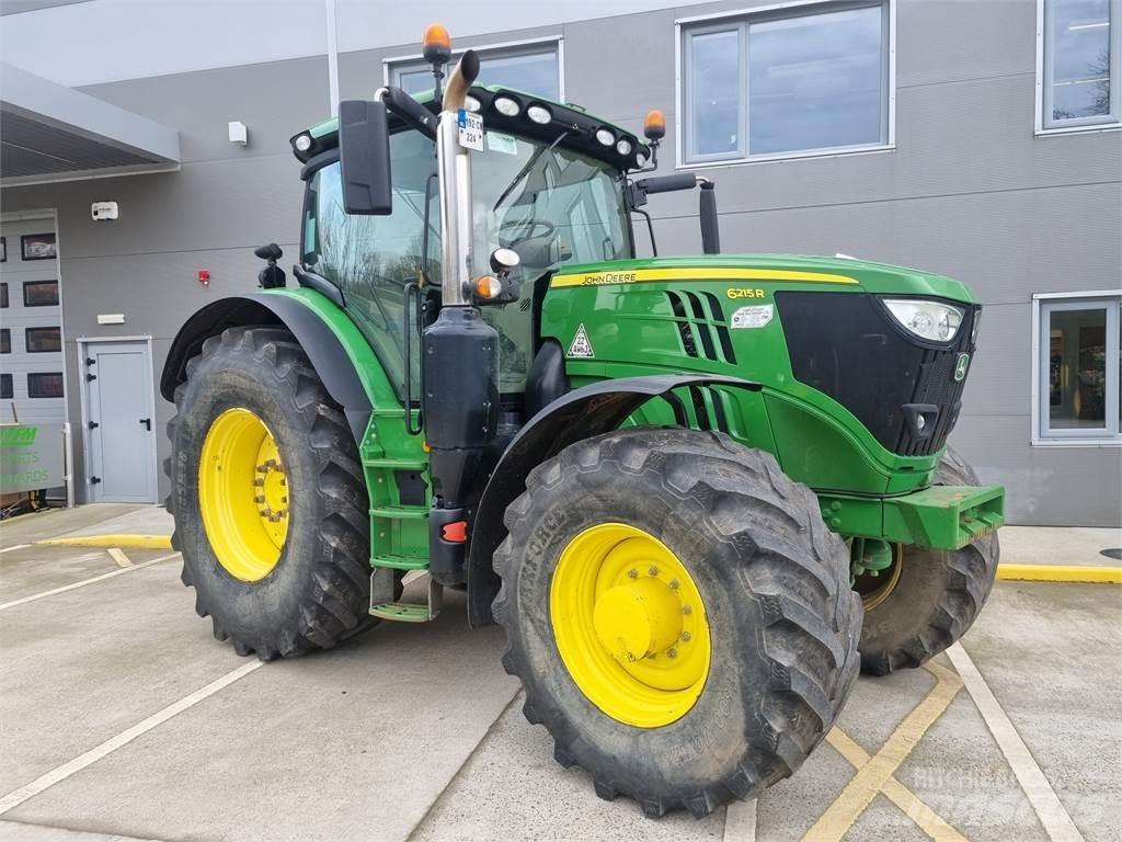 John Deere 6215R Traktori