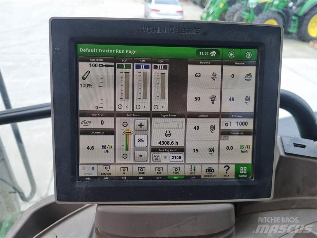 John Deere 6215R Traktori