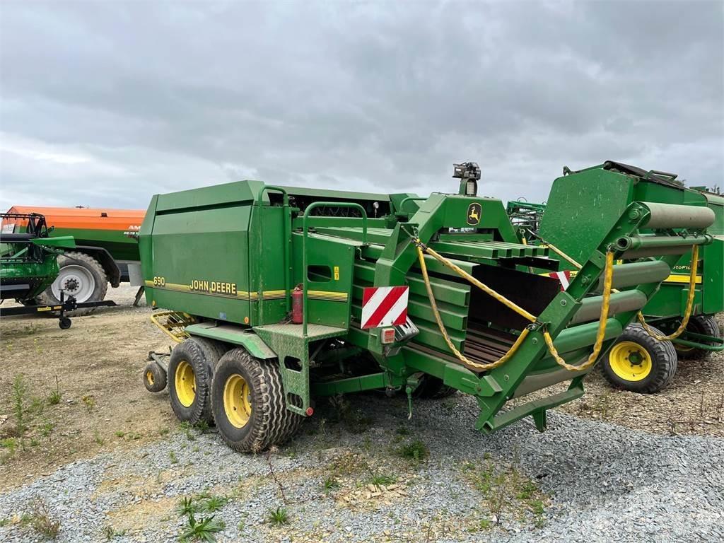 John Deere 690 Prese/balirke za četvrtaste bale