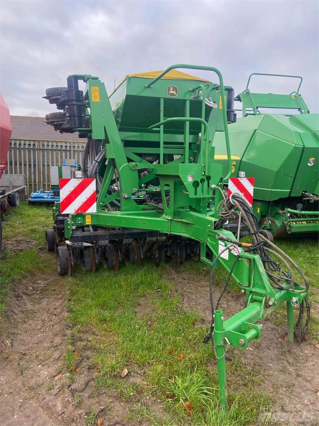 John Deere 750A Sejačice