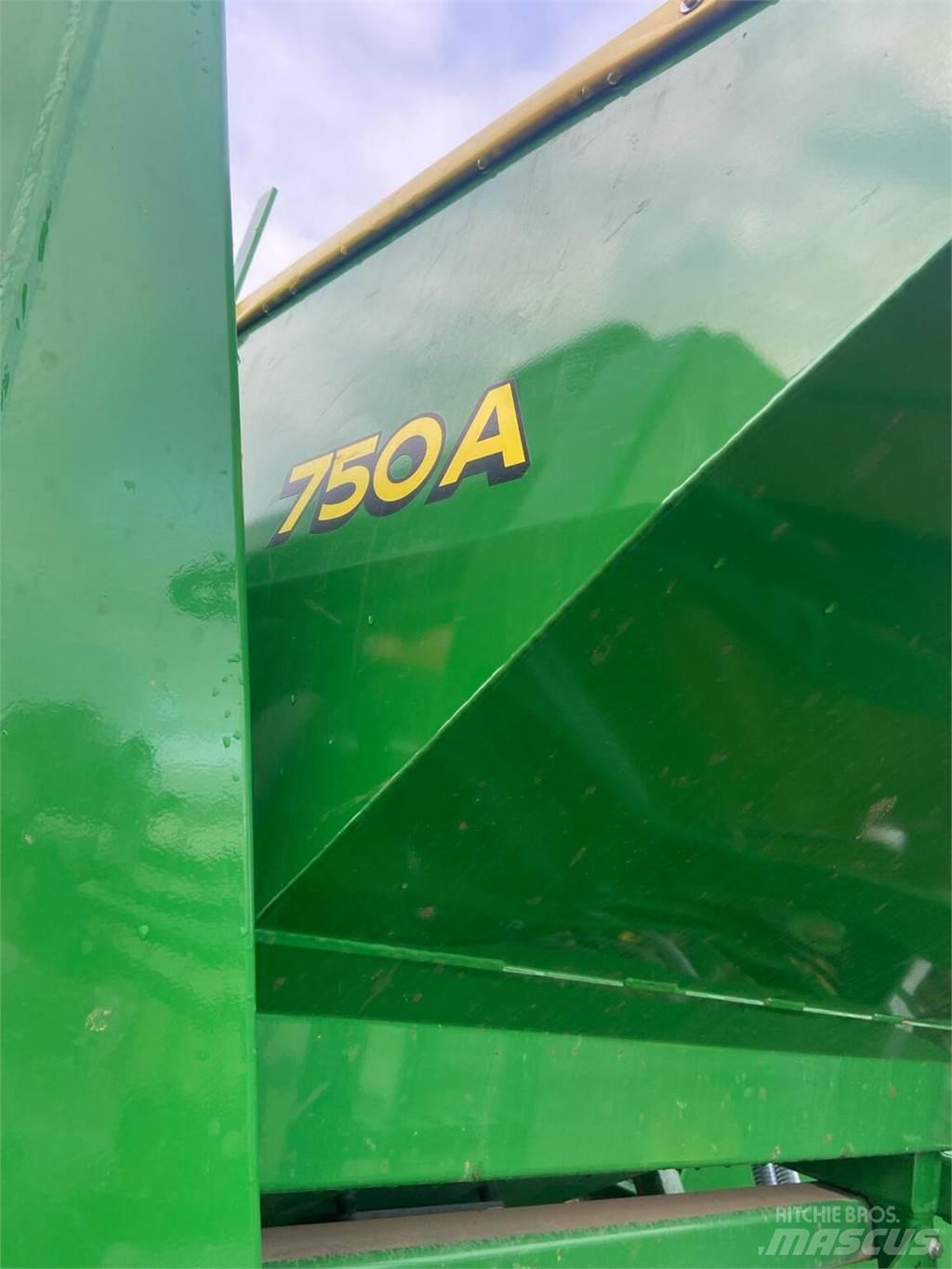 John Deere 750A Sejačice