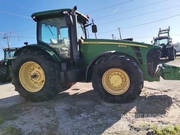 John Deere 8295R Traktori