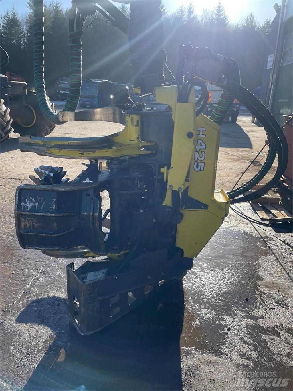 John Deere H425 Glave za kombajne