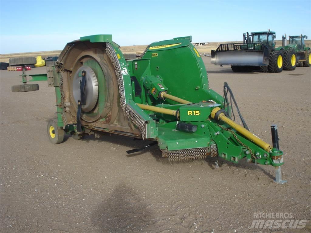 John Deere R15 Rezači za bale, oprema za rezanje i odvajanje bal