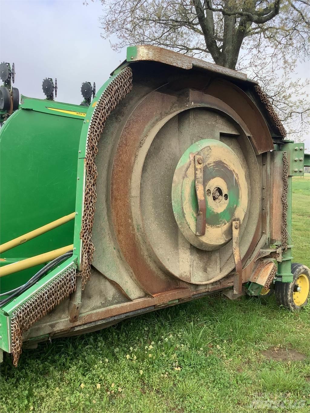 John Deere R20 Rezači za bale, oprema za rezanje i odvajanje bal