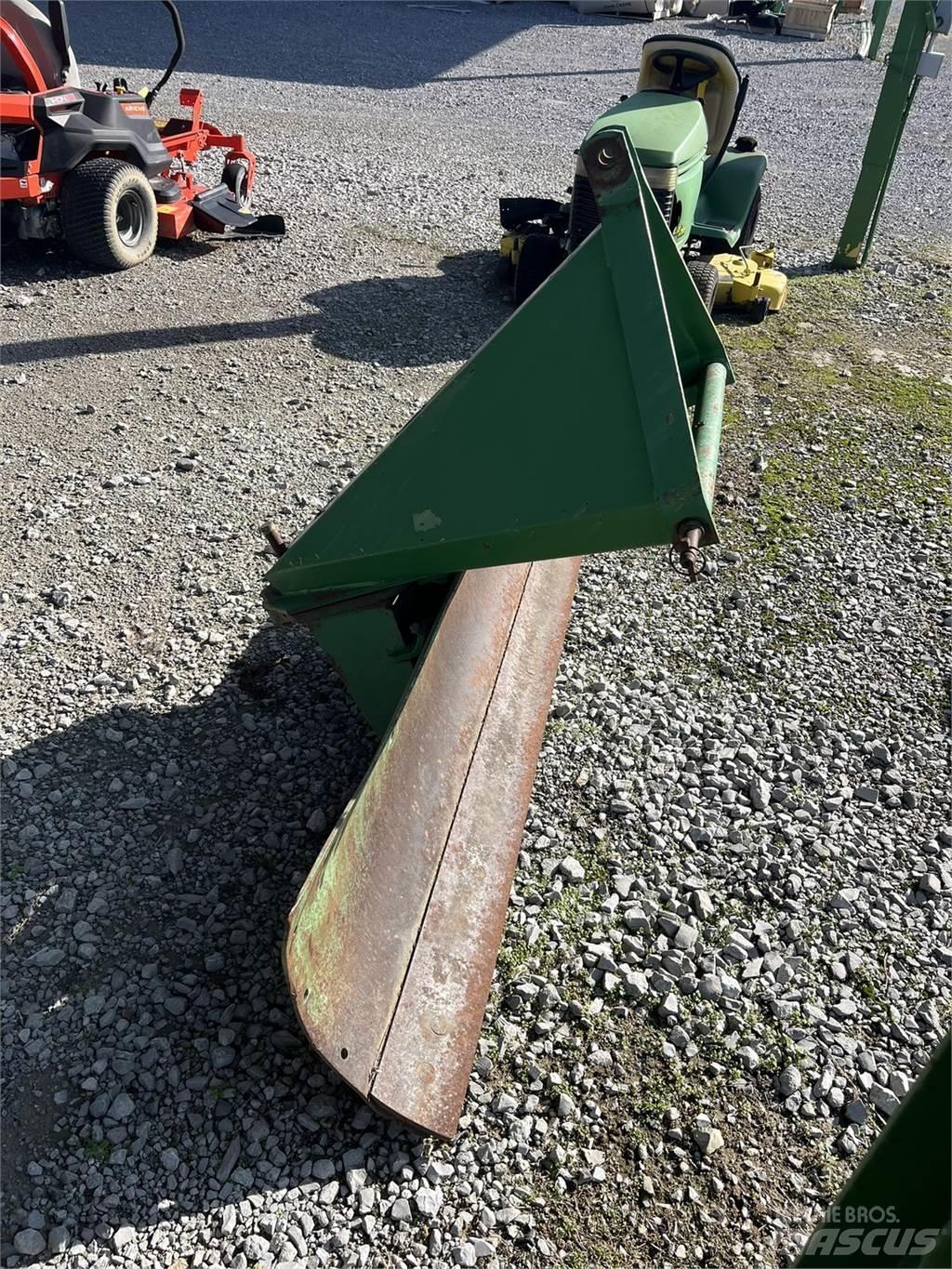 John Deere RB60 Snežne daske i plugovi