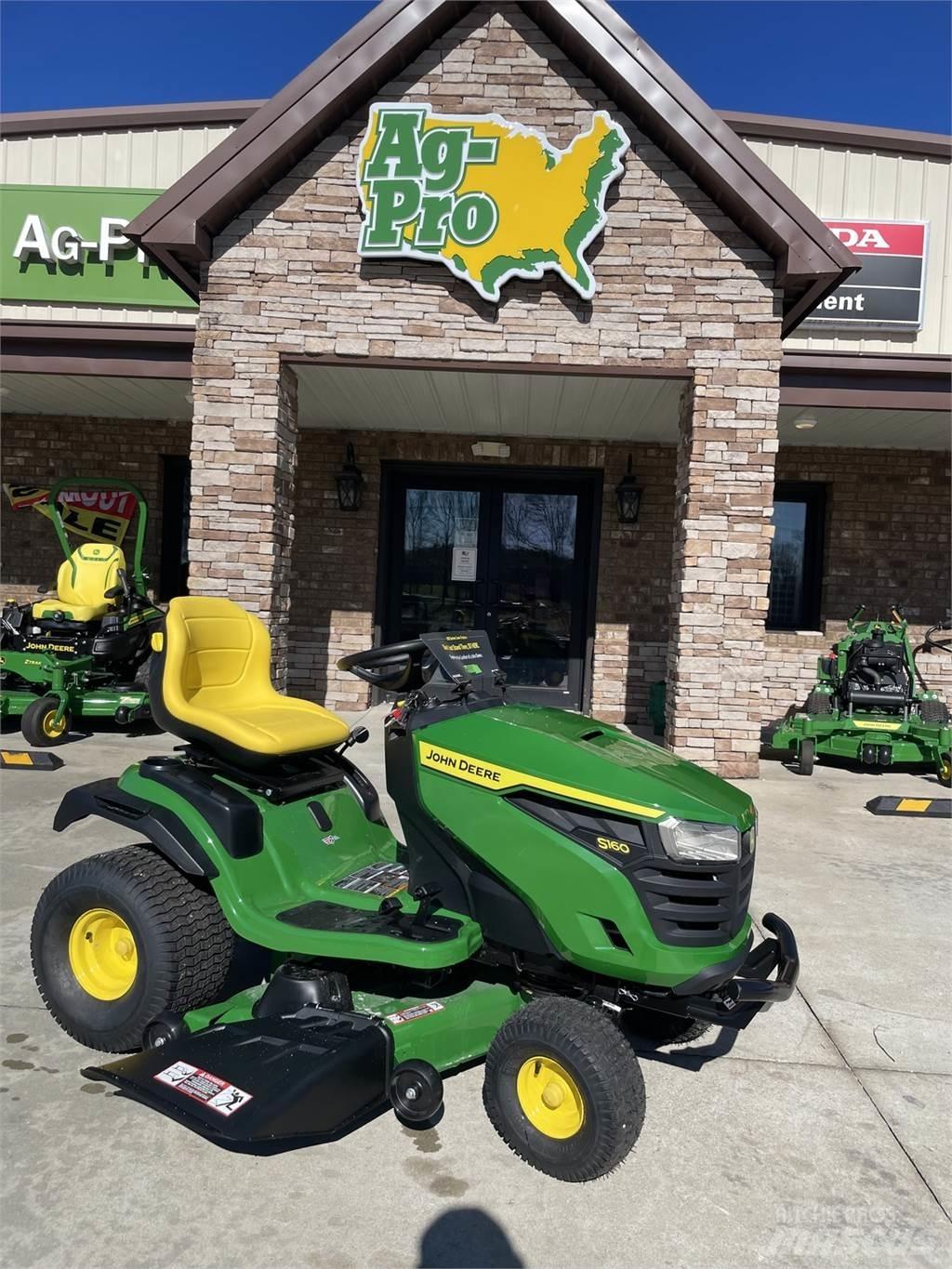 John Deere S160 Manji traktori