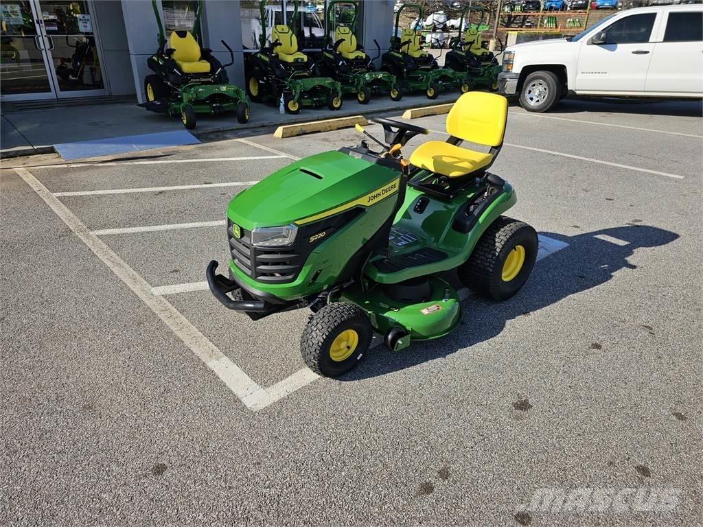John Deere S220 Traktorske kosilice