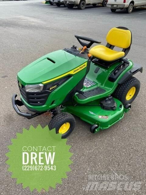 John Deere S240 Manji traktori