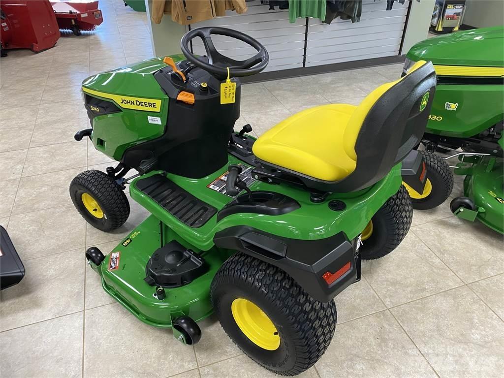 John Deere S240 Manji traktori