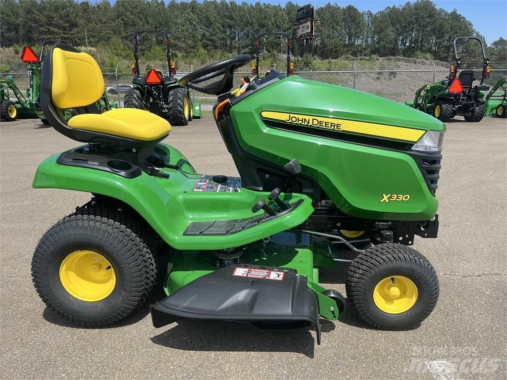 John Deere X330 Manji traktori