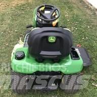 John Deere X330 Manji traktori