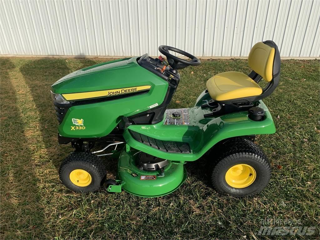 John Deere X330 Manji traktori