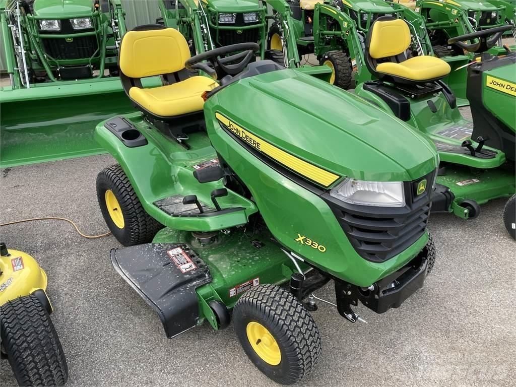 John Deere X330 Manji traktori