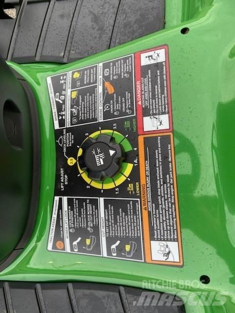 John Deere X350 Manji traktori