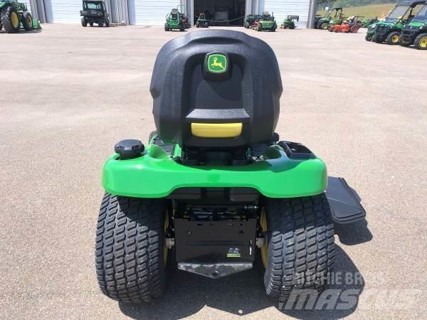 John Deere X380 Manji traktori