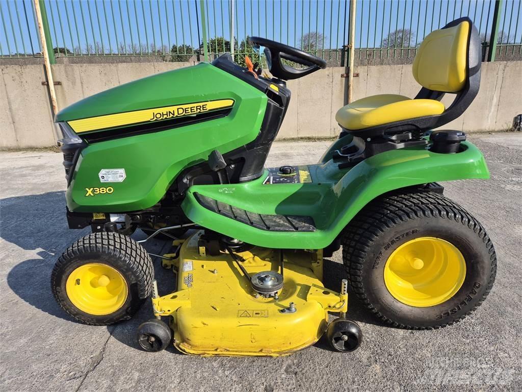 John Deere X380 Manji traktori