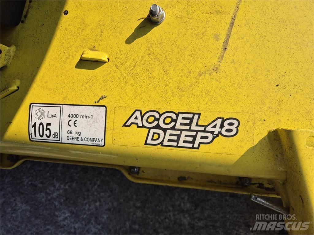 John Deere X380 Manji traktori