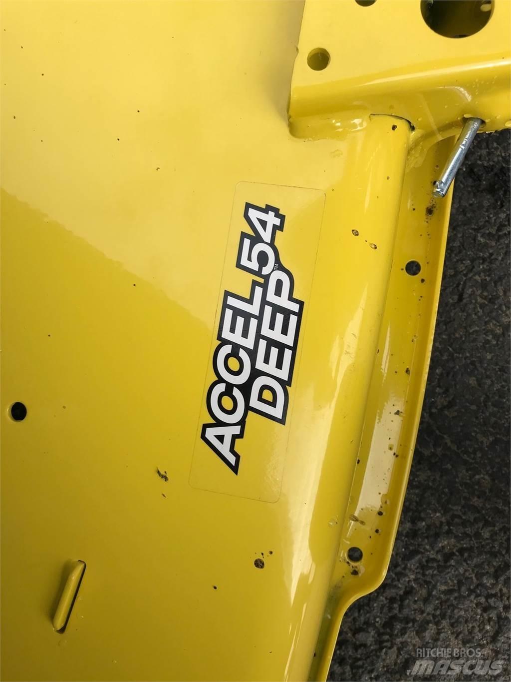 John Deere X570 Manji traktori