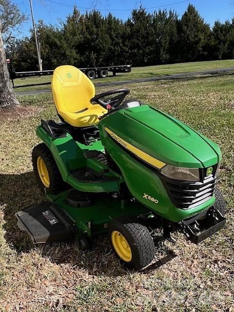 John Deere X580 Manji traktori