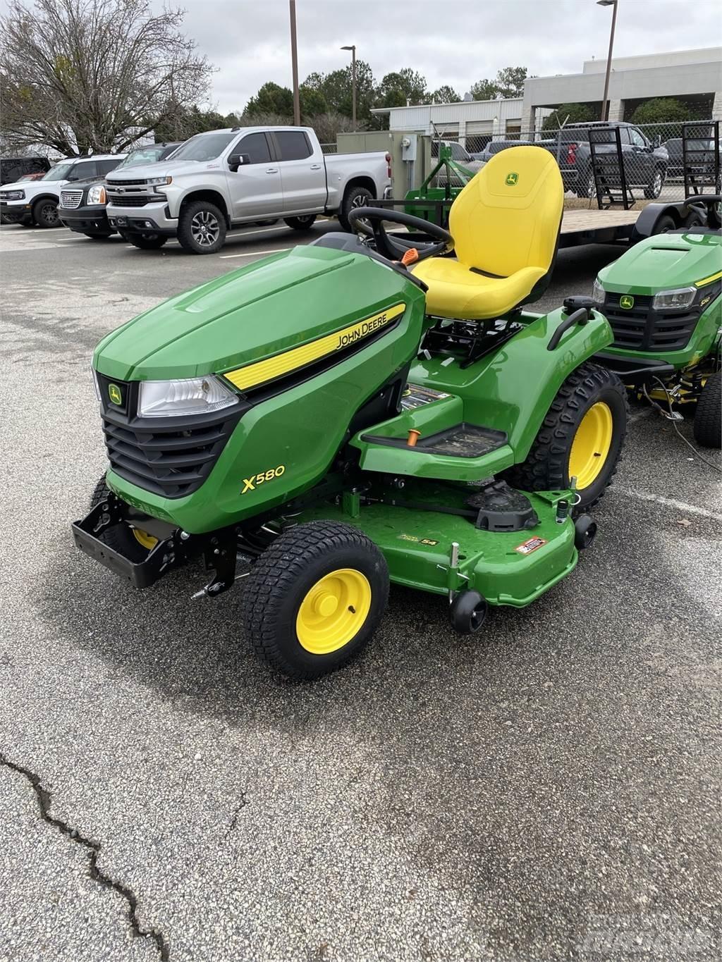 John Deere X580 Manji traktori