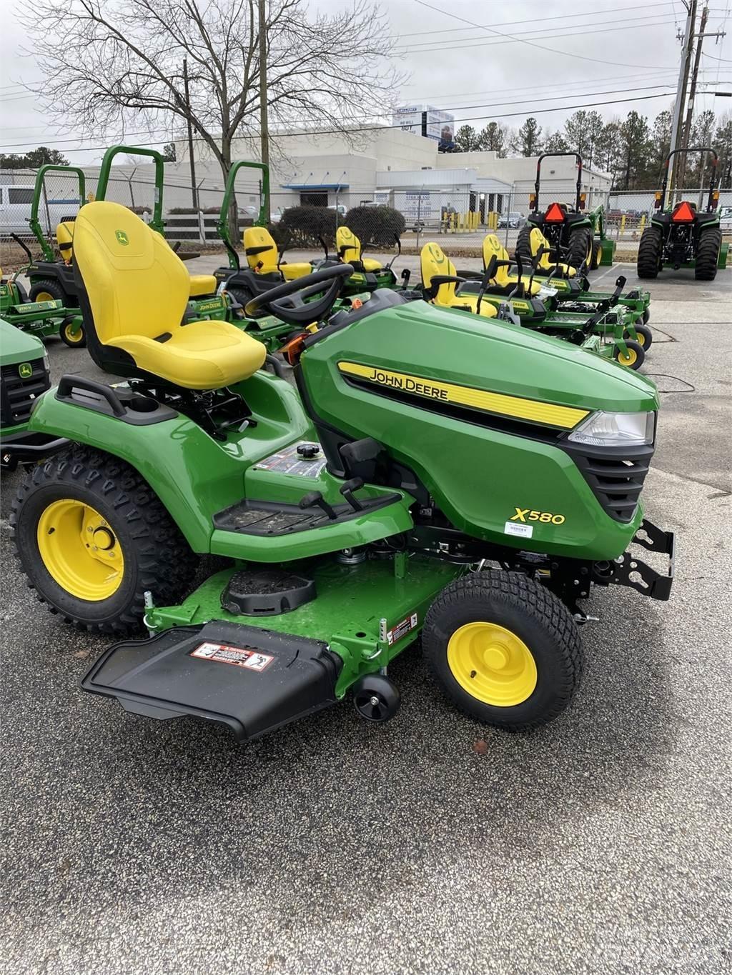 John Deere X580 Manji traktori