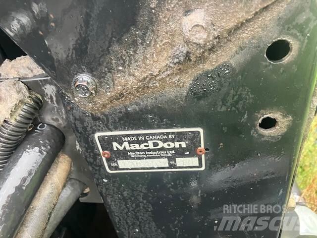 MacDon FD70 Dodatna oprema za kombajne