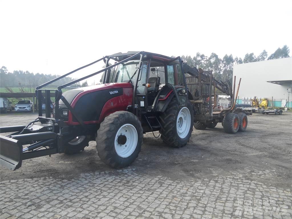 Valtra T121 Kranovi i utovarivači