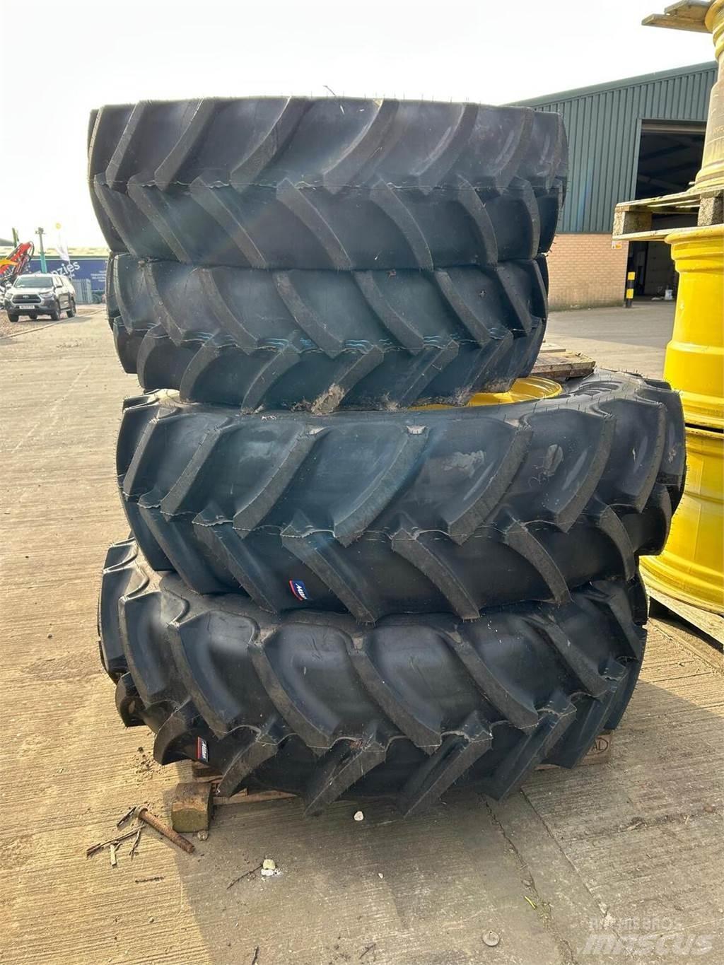 Wheels & tyres Gume, točkovi i felne