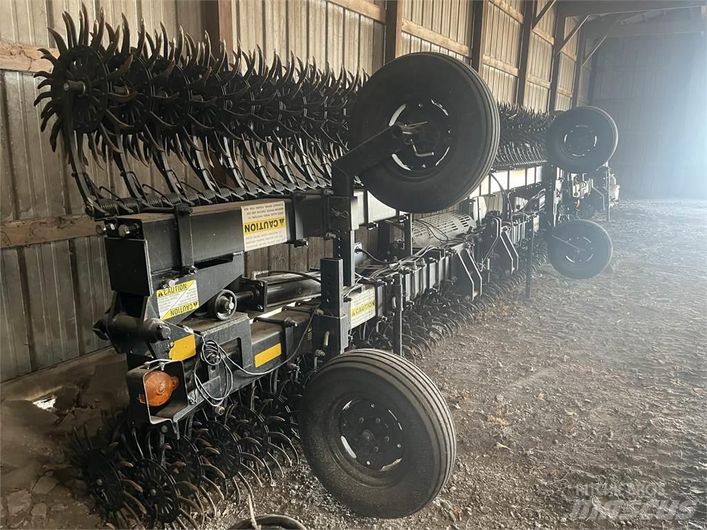 YETTER 3541 Ostale mašine i priključci za obradu tla