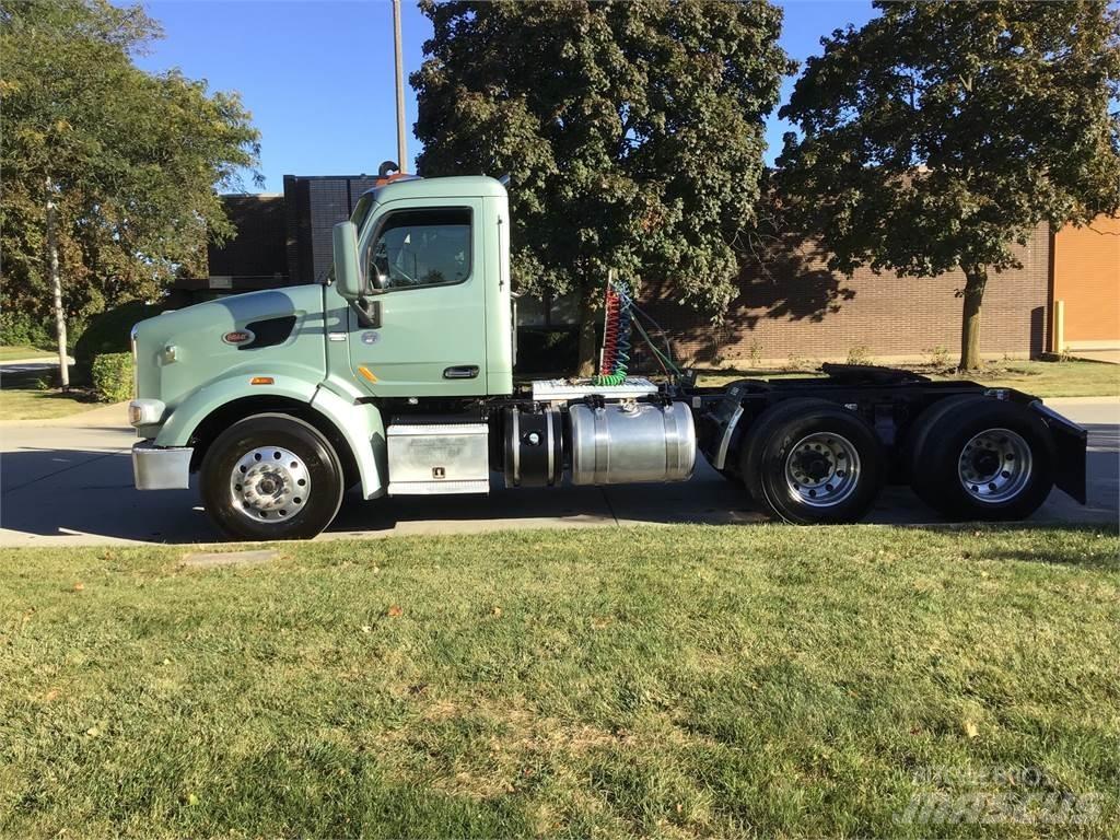 Peterbilt 567 Tegljači