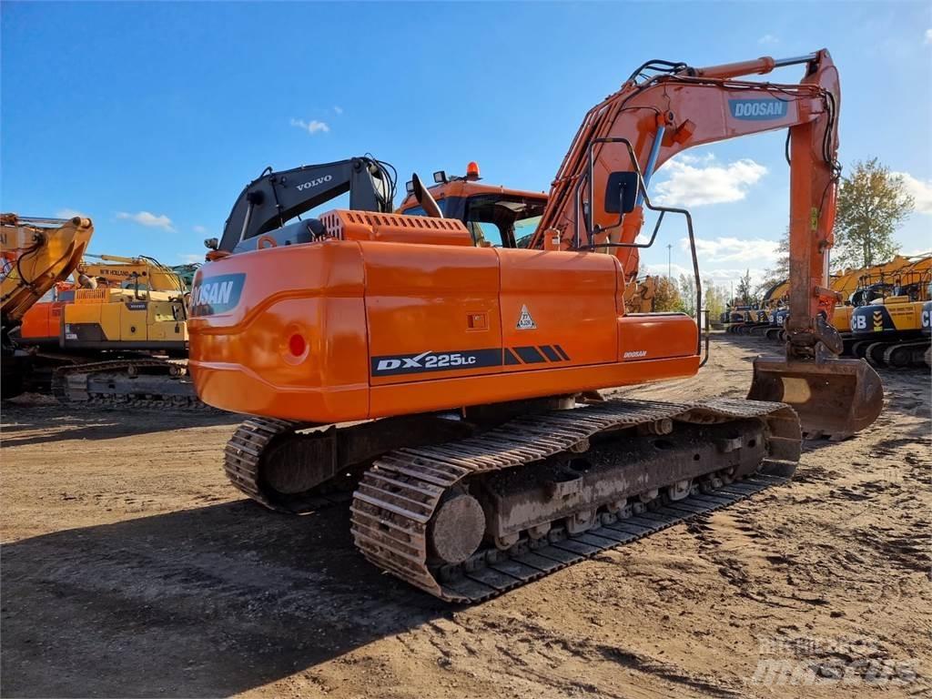 Doosan DX 225LC-3 Bageri guseničari