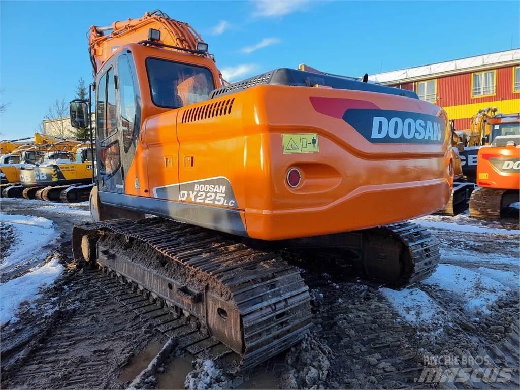 Doosan DX225LC Bageri guseničari