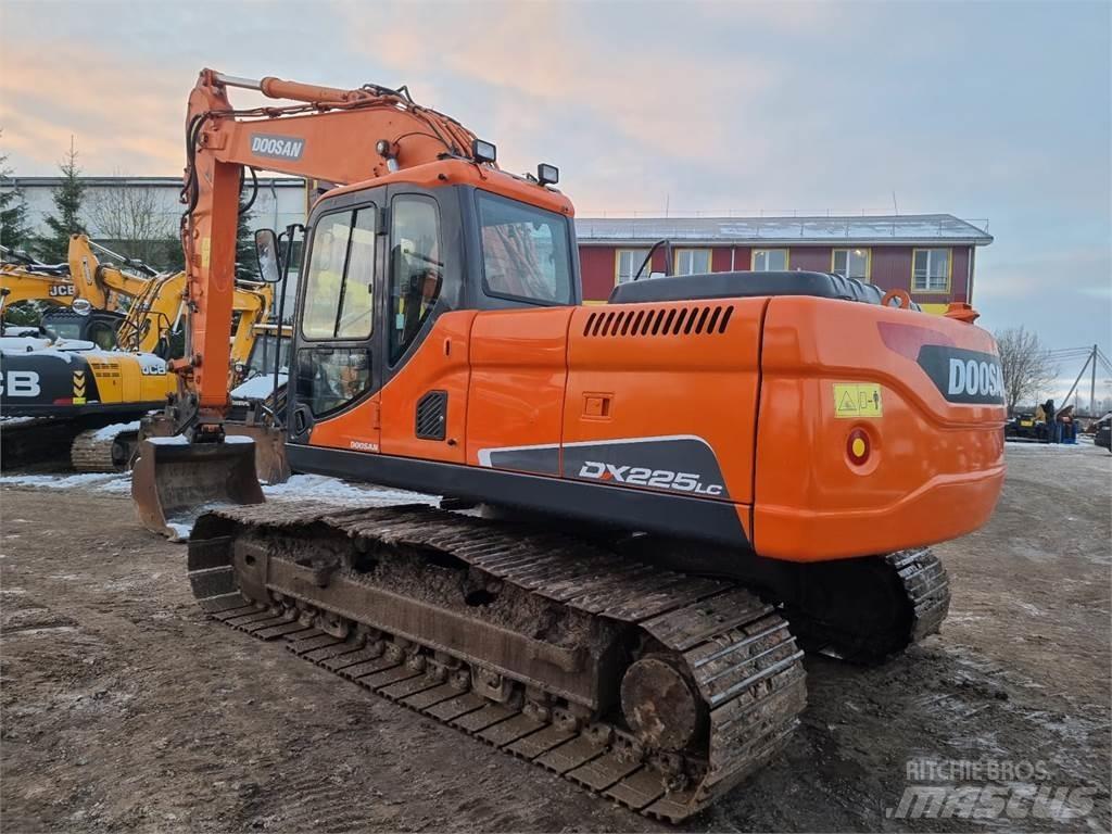 Doosan DX225LC Bageri guseničari