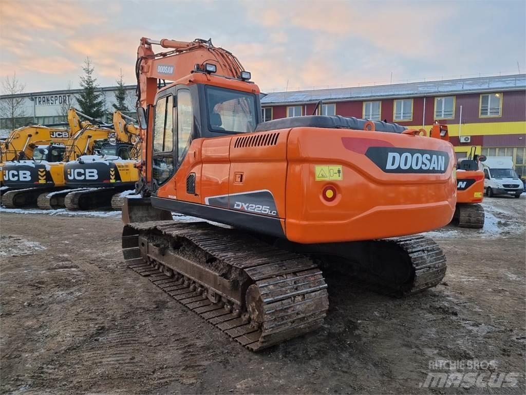 Doosan DX225LC Bageri guseničari