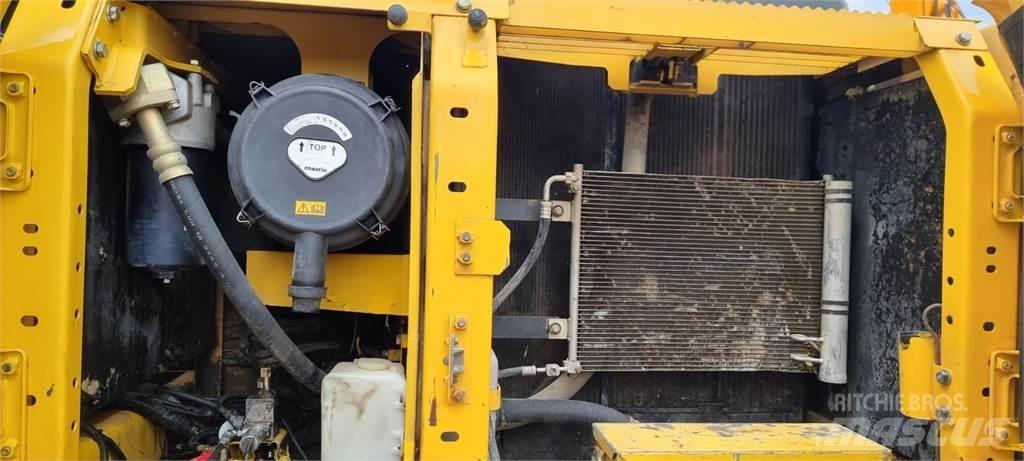 Komatsu PC210LC Bageri guseničari
