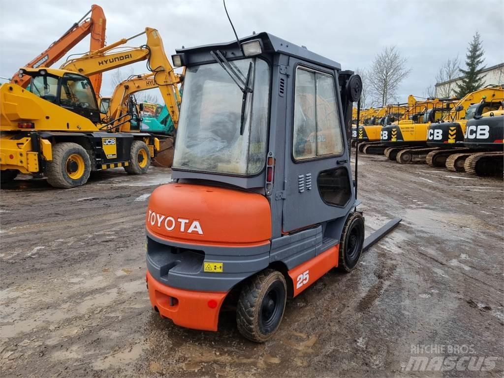 Toyota FD25 Dizelski viljuškari